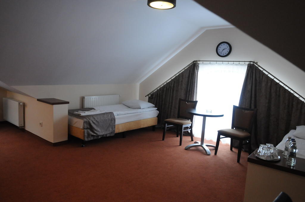 Hotel Martex Płońsk Kamer foto